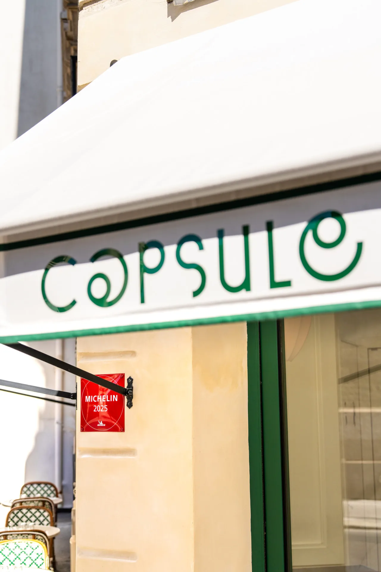 Capsule — atmosphere