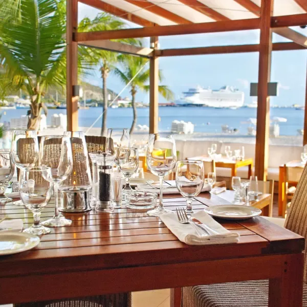 Ocean Lounge — photo 19