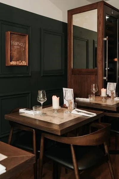 Restobar Harvey — atmosphere