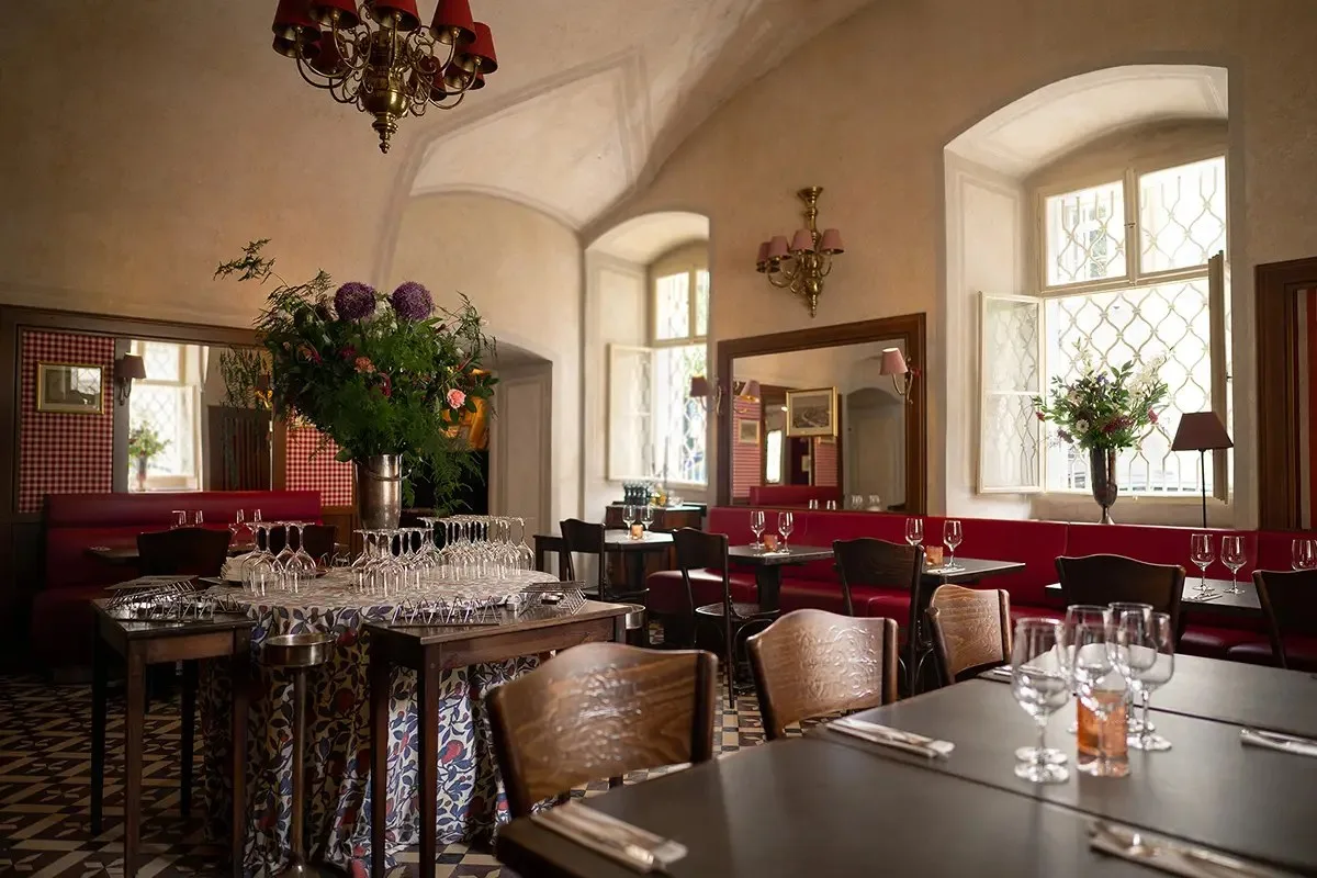 Café de Paris — atmosphere