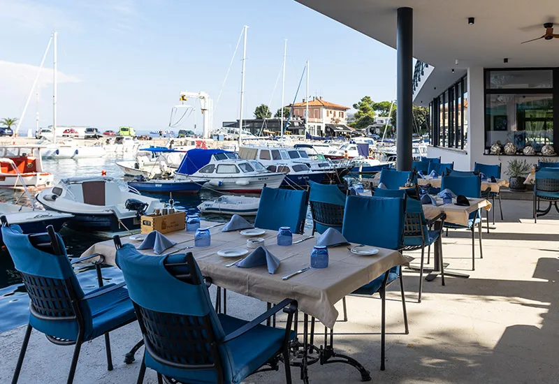 Yacht Club — photo 33