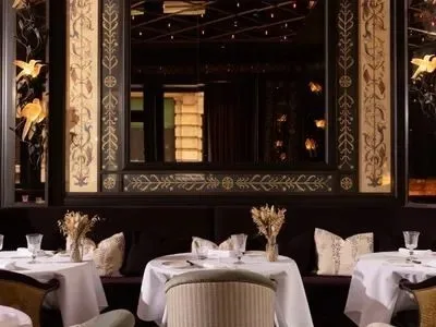 L'oscar Restaurant — atmosphere