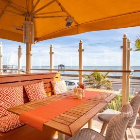 The Roslin Beach Hotel — atmosphere