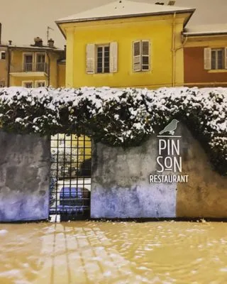Pinson — atmosphere