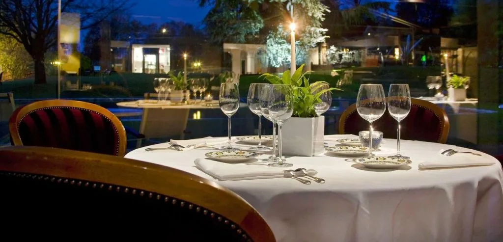 La Table du Relais du Bois Saint-Georges — atmosphere
