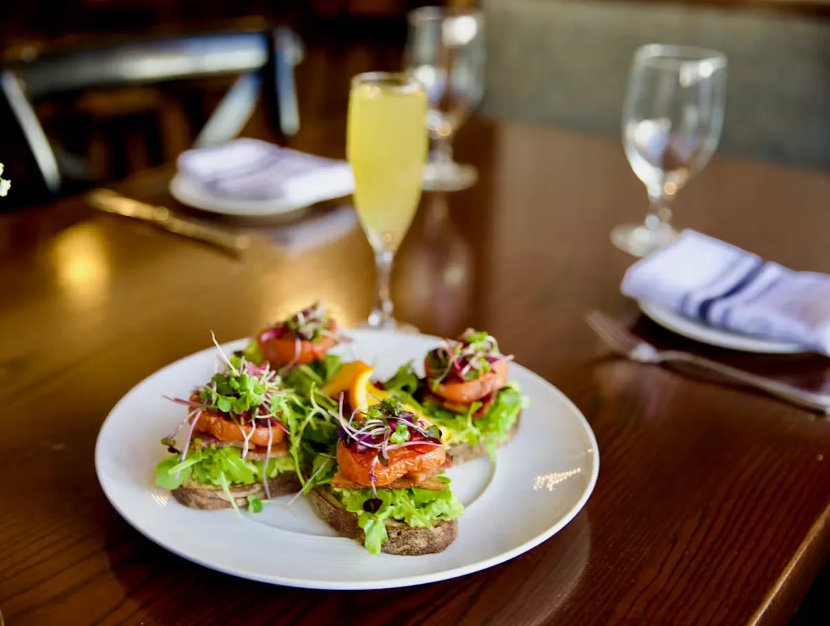 Mirabelle Restaurant & Tavern — photo 7