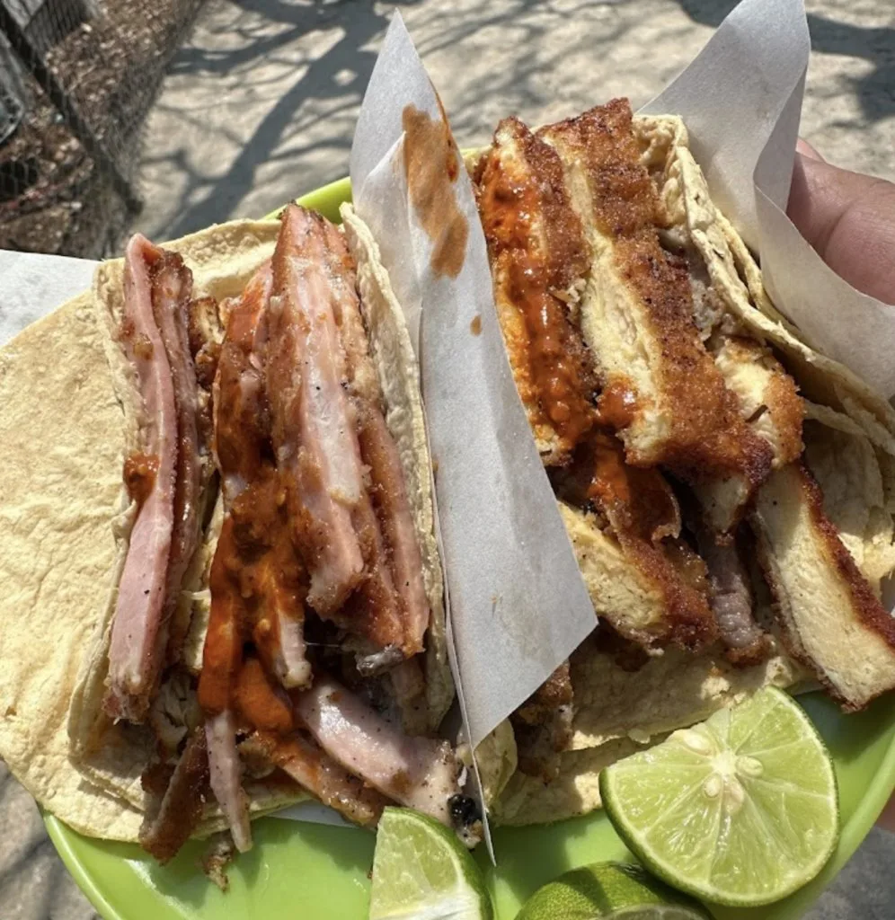 Taquería Los Milanesos — photo 9
