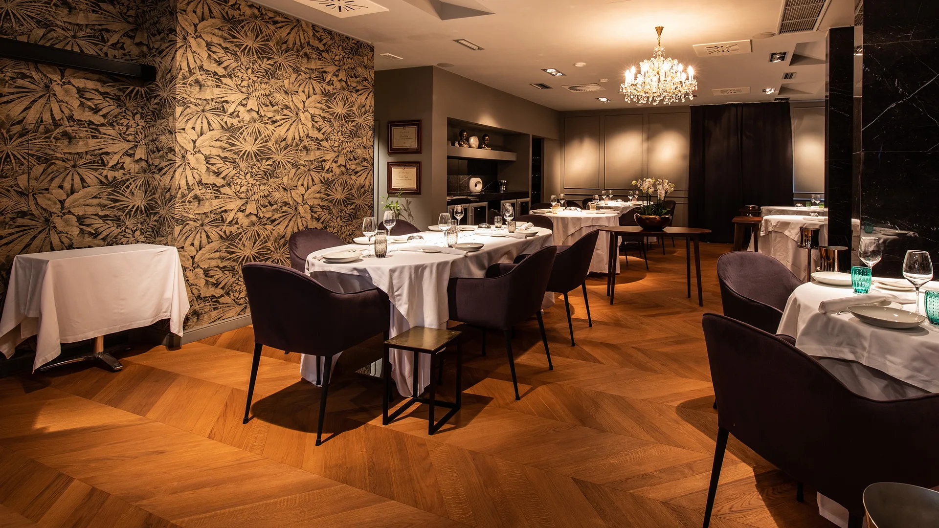 DAM butični hotel & restavracija — atmosphere