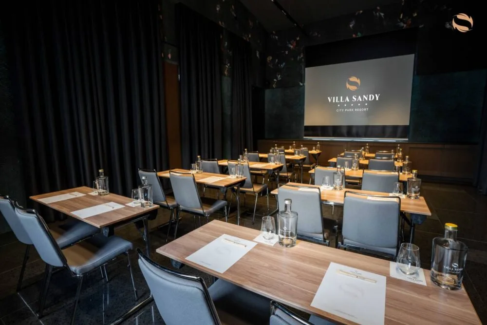 EMOTI Sharefood Tavern — photo 27