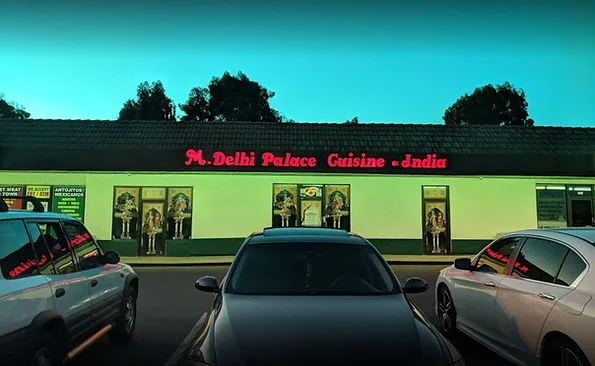 Manohar’s Delhi Palace — atmosphere
