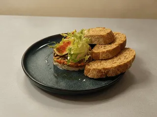 TOWERS steak & salad — photo 31