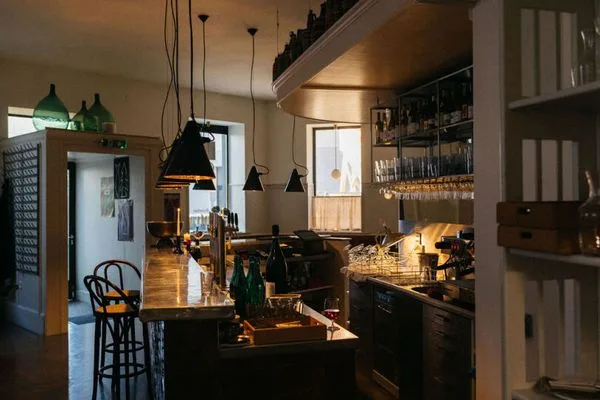 Rosebar Centrala, Vienna