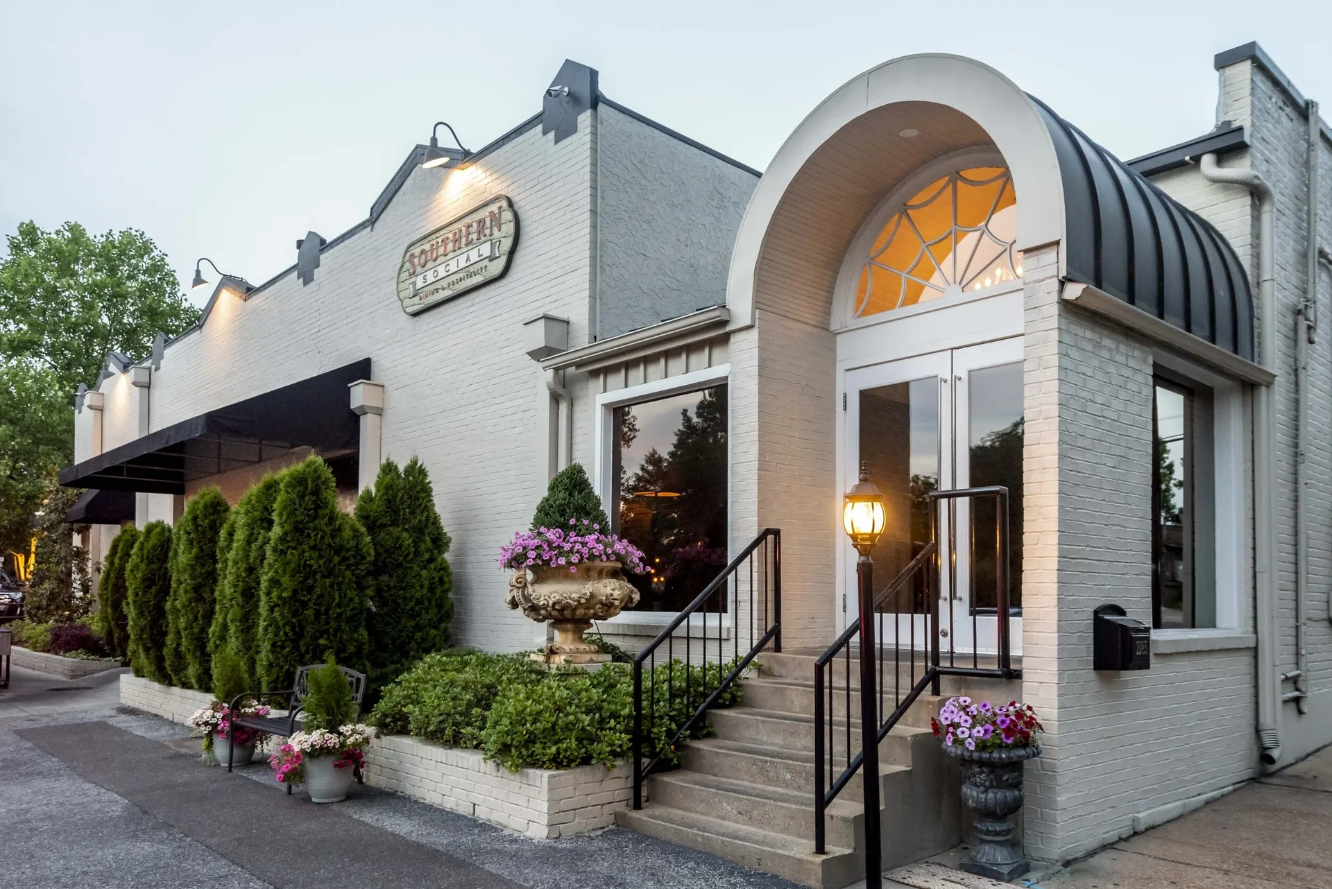 Southern Social — atmosphere