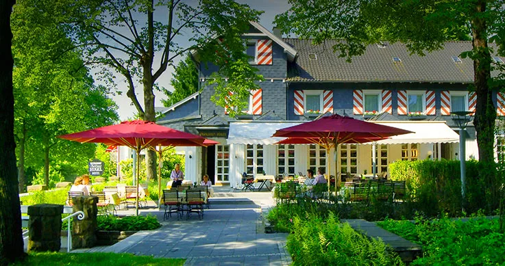 Restaurant Parkhaus Hügel — atmosphere