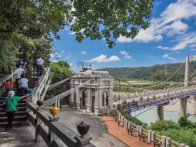 Che Qiao Tou Wen A Shui Wan (Daxi Street) — atmosphere