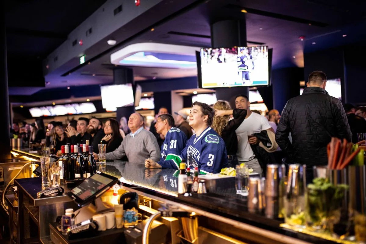 The SportsBar LIVE! at Rogers Arena — photo 12