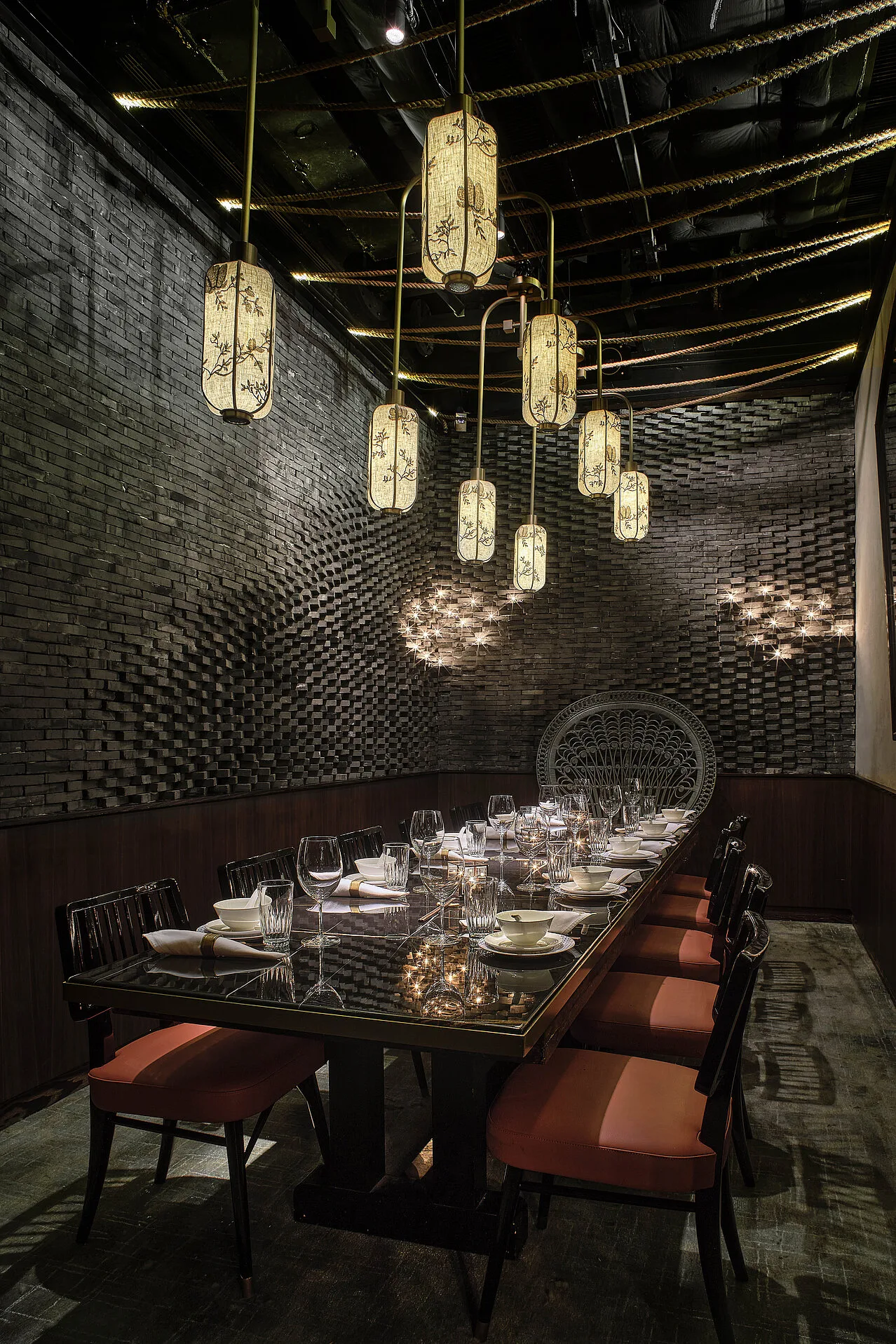 Mott 32 — photo 41