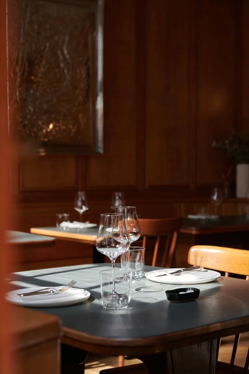 Neue Taverne — atmosphere