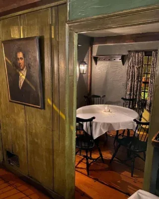 The White Horse Tavern, Newport