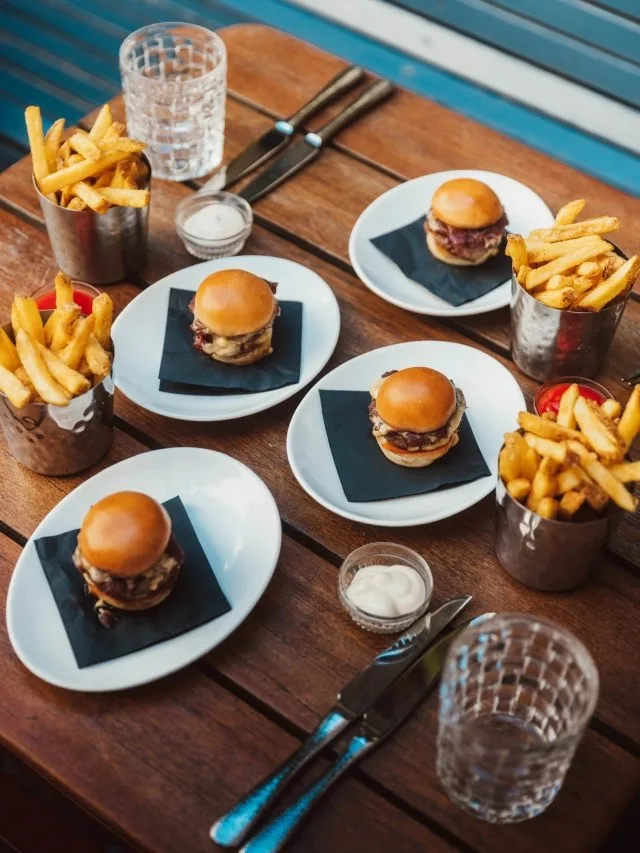 Burger &amp; Lobster Bank — photo 15