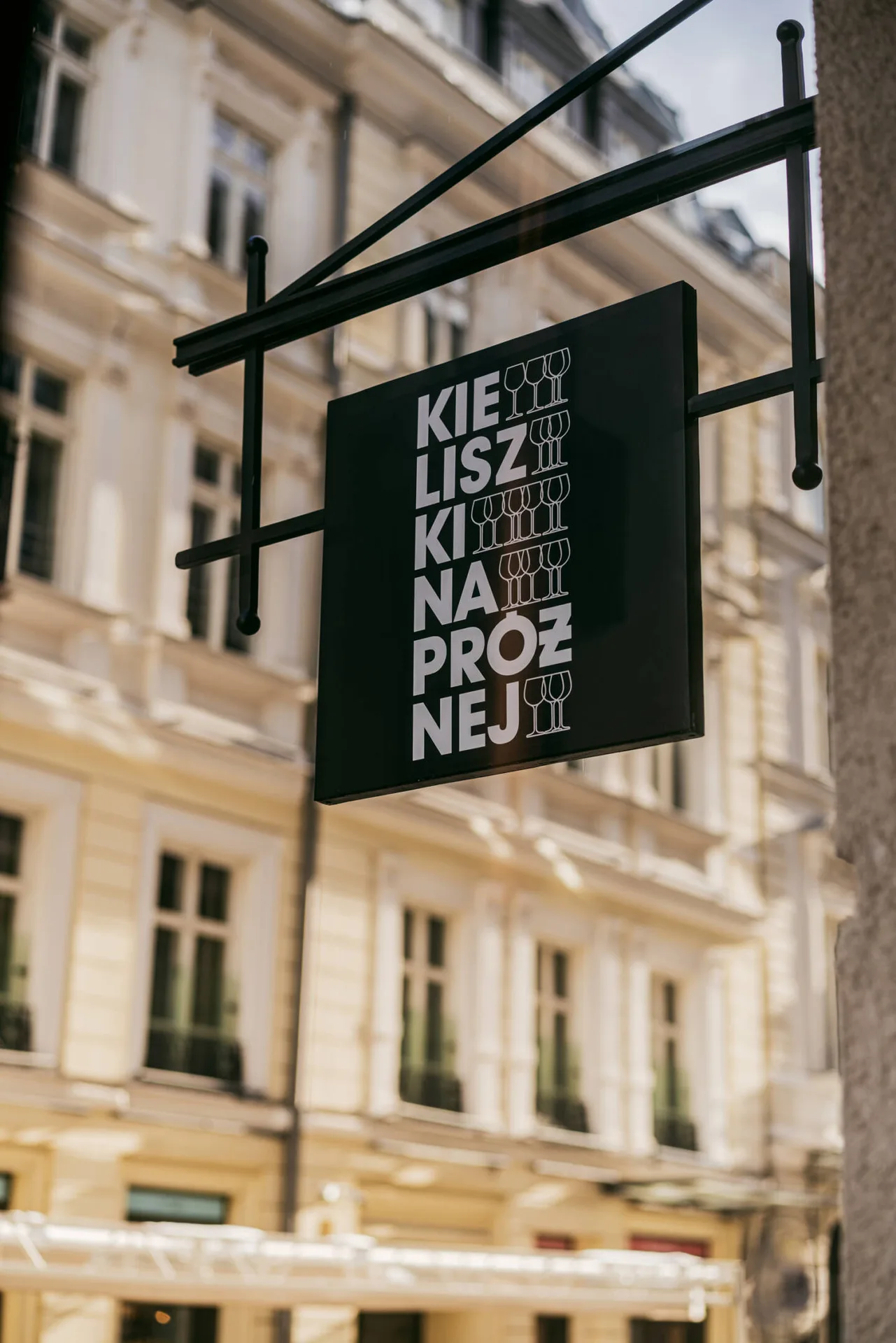 Kieliszki na Próżnej, Warsaw