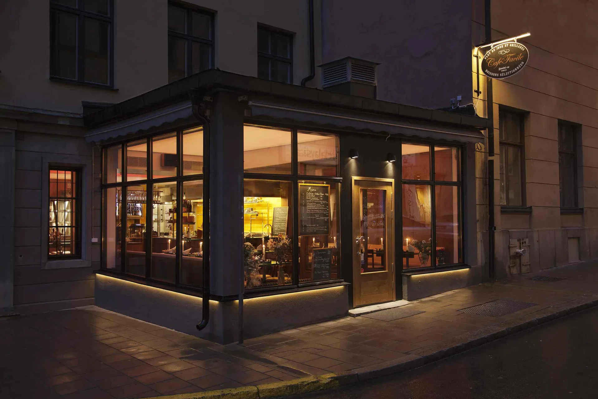 Café Facile — atmosphere