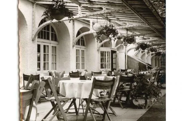 ZeitGeist Restaurant — atmosphere