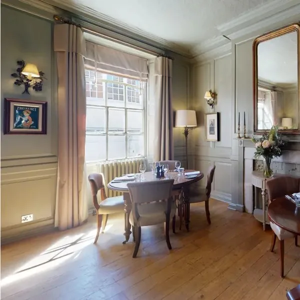 Bistro du Vin — atmosphere