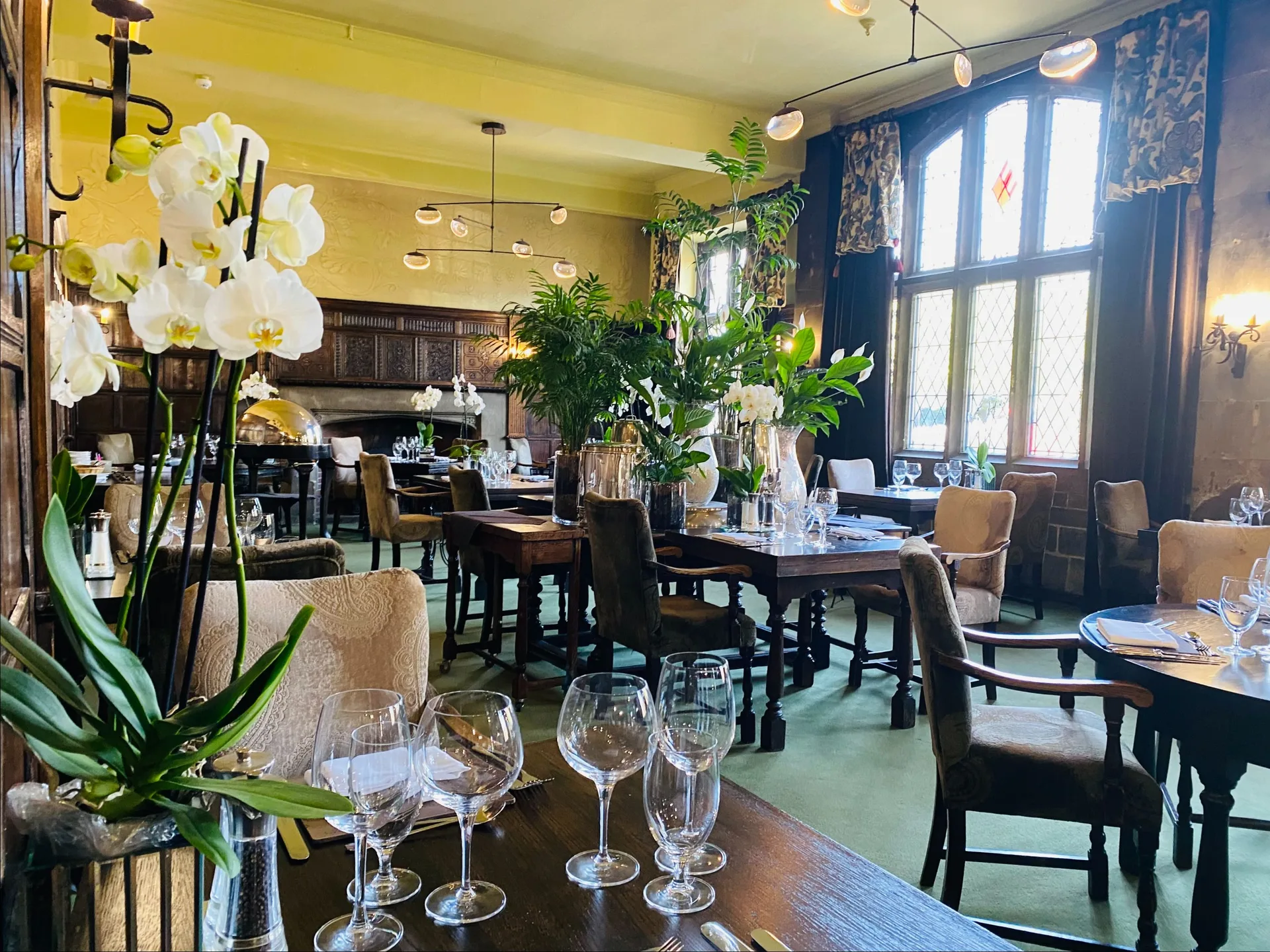 The Oak Room — atmosphere