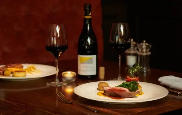 Seasons Restaurant at Park Farm Hotel — photo 7