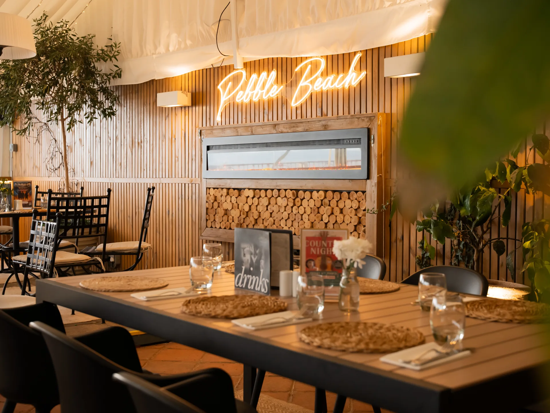 Pebble Beach Restaurant & Sunset Bar — photo 25