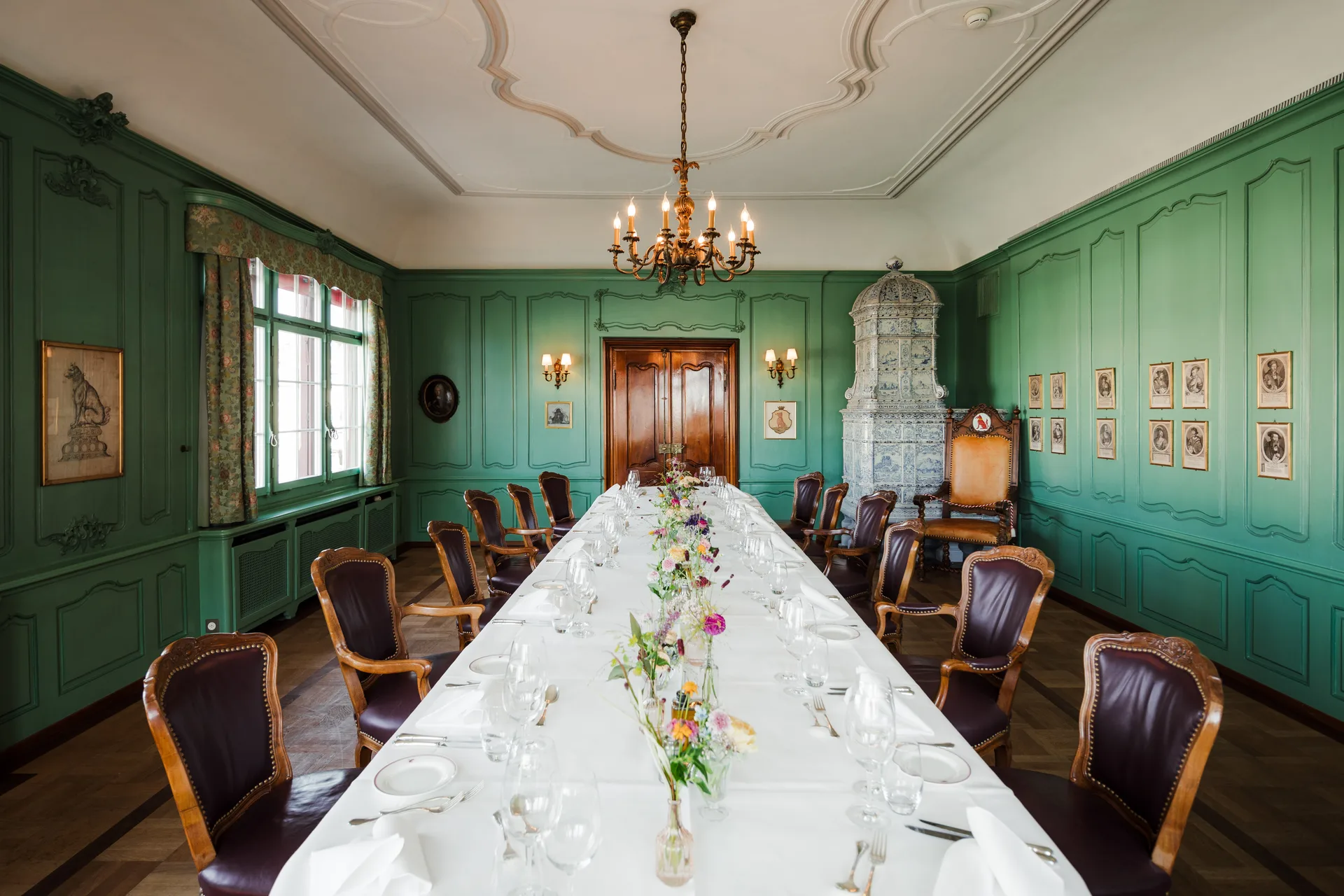 Haus zum Rüden — atmosphere