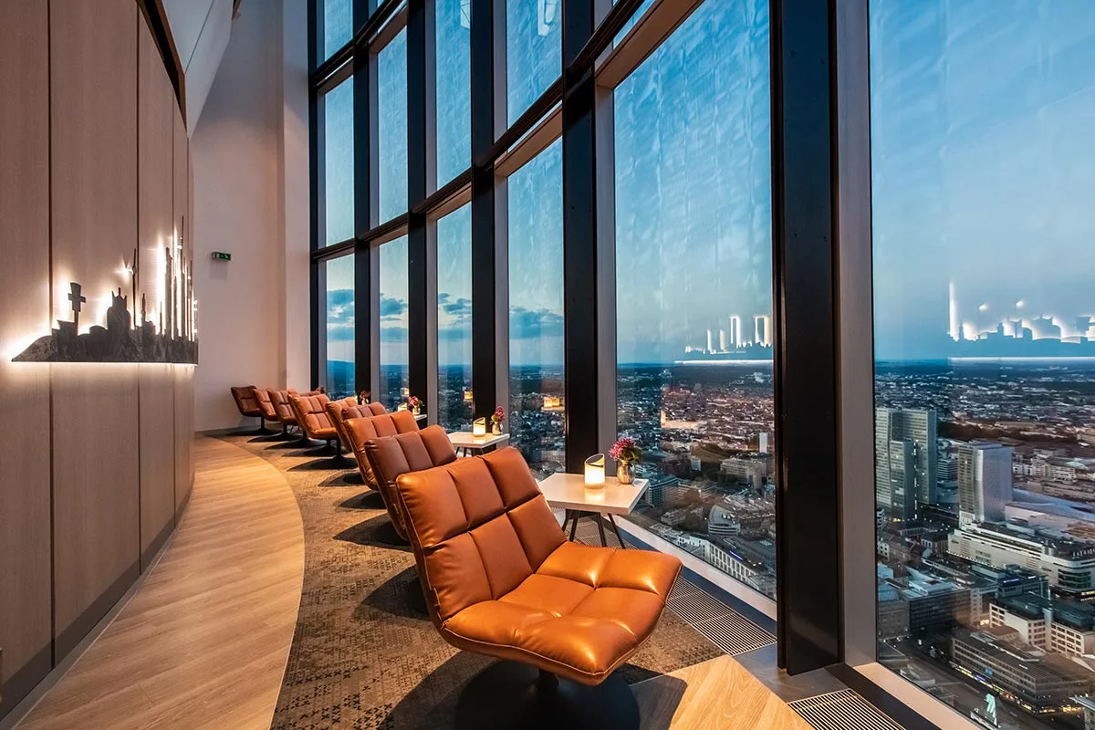 MAIN TOWER Restaurant & Lounge — photo 5