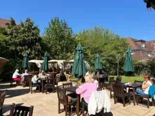 The Three Oaks — atmosphere