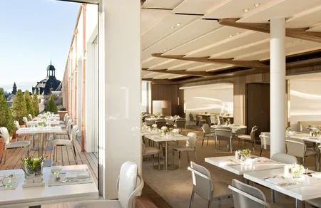 Garden-Restaurant — atmosphere