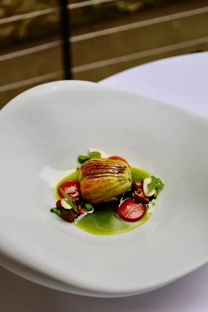 L'Eau Vive — food