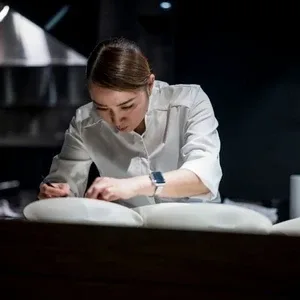 L'aube — kitchen