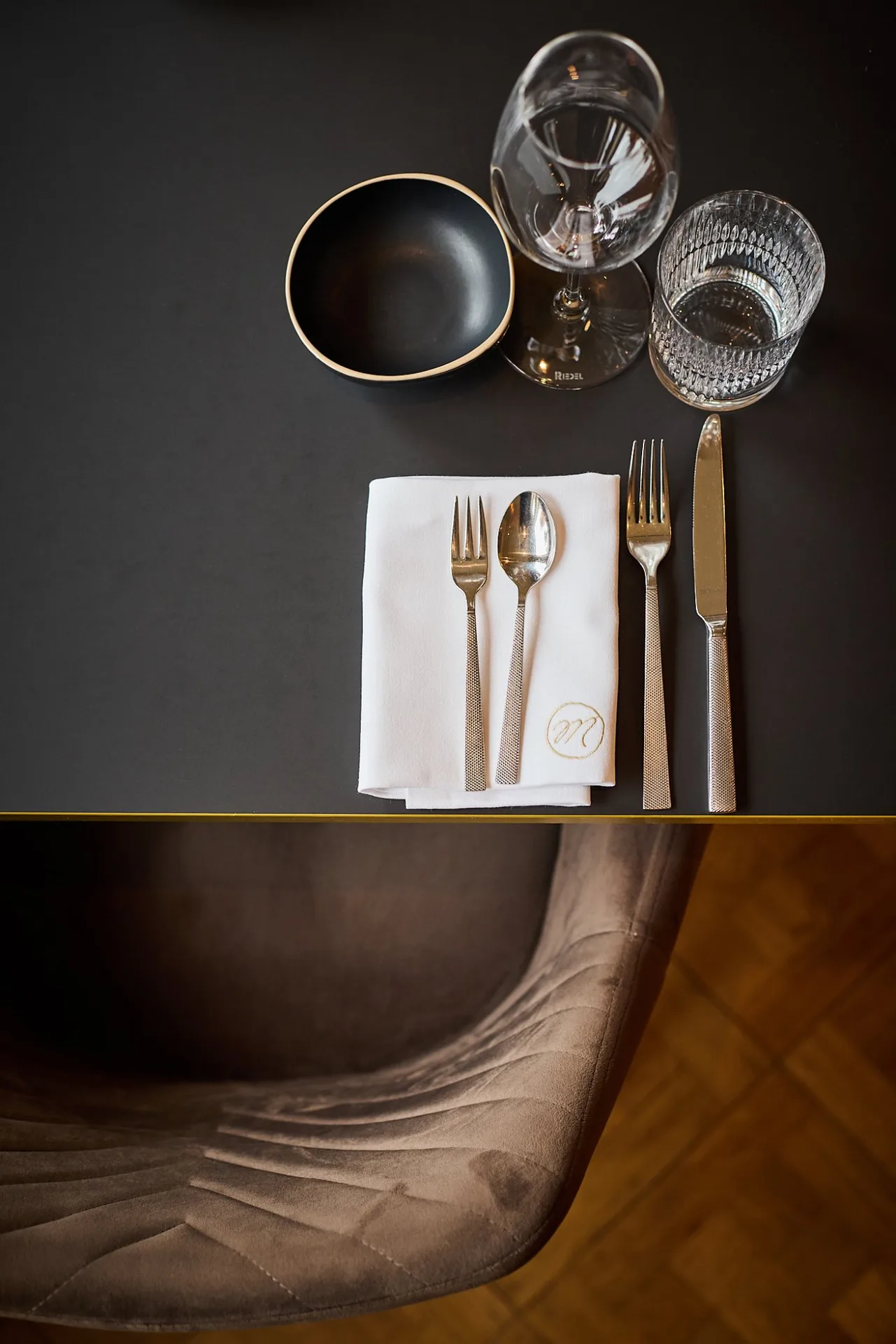 Bistro Marron — atmosphere