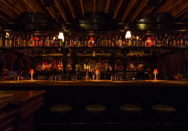 Gilt Bar — photo 9