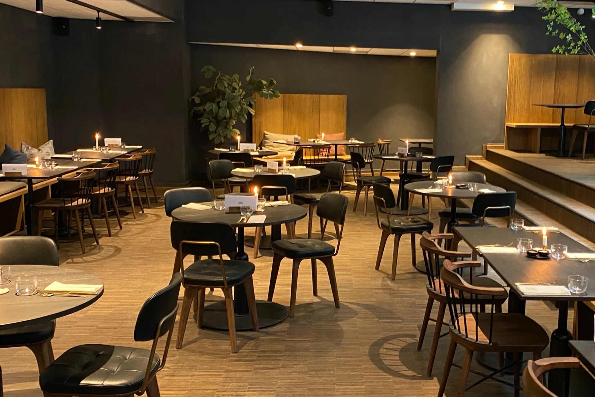 The White restaurant, Paris