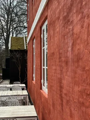 Den Røde Cottage — atmosphere
