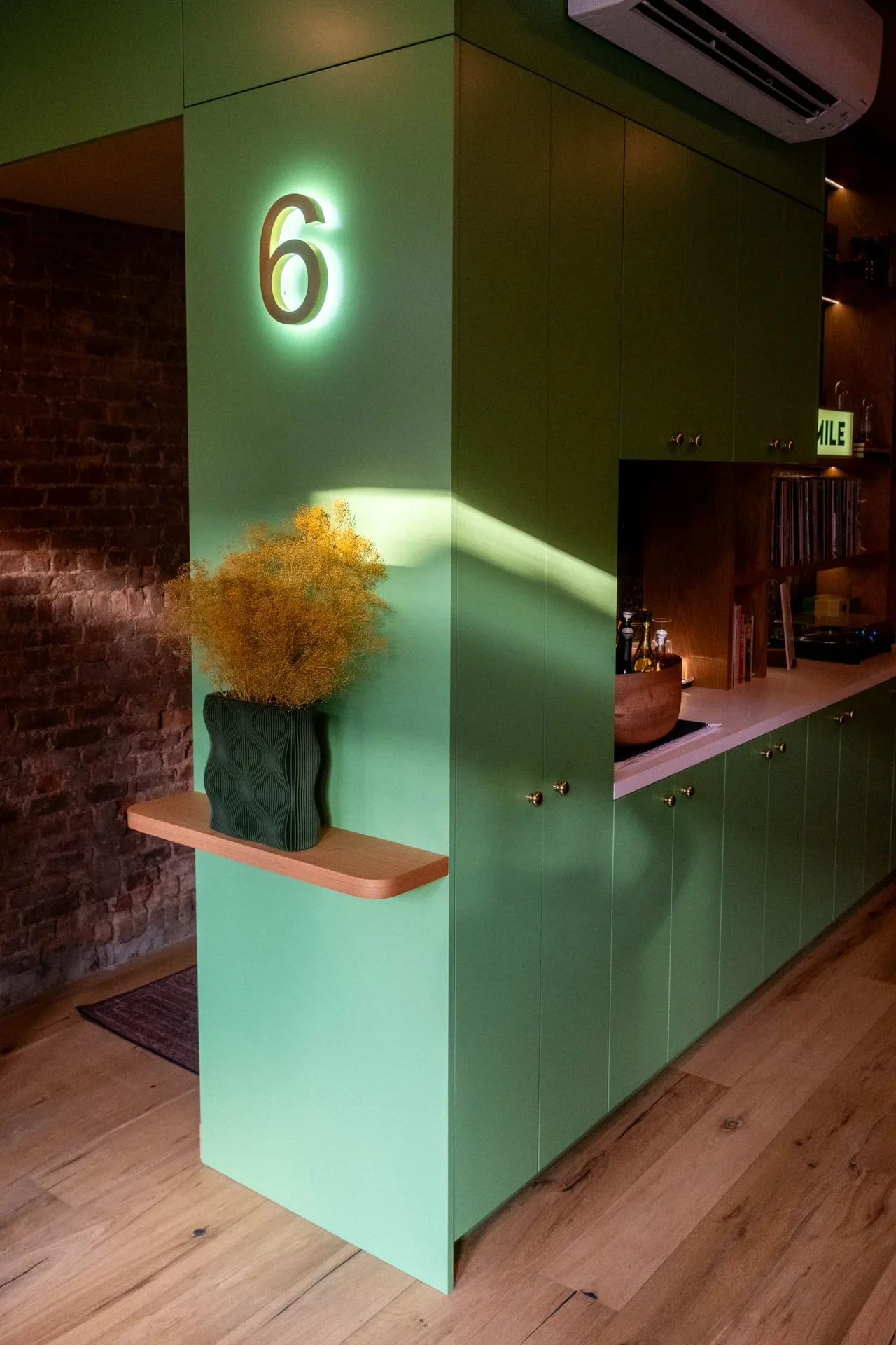 6 Restaurant — photo 15