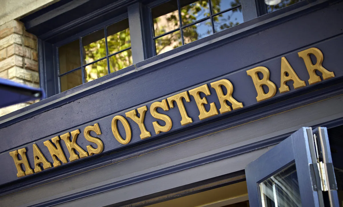 Hank’s Oyster Bar — photo 8