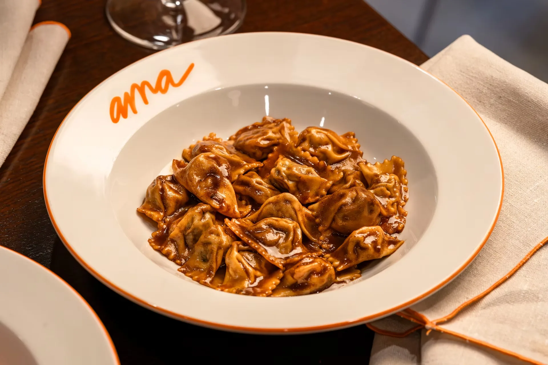 Ama, Washington