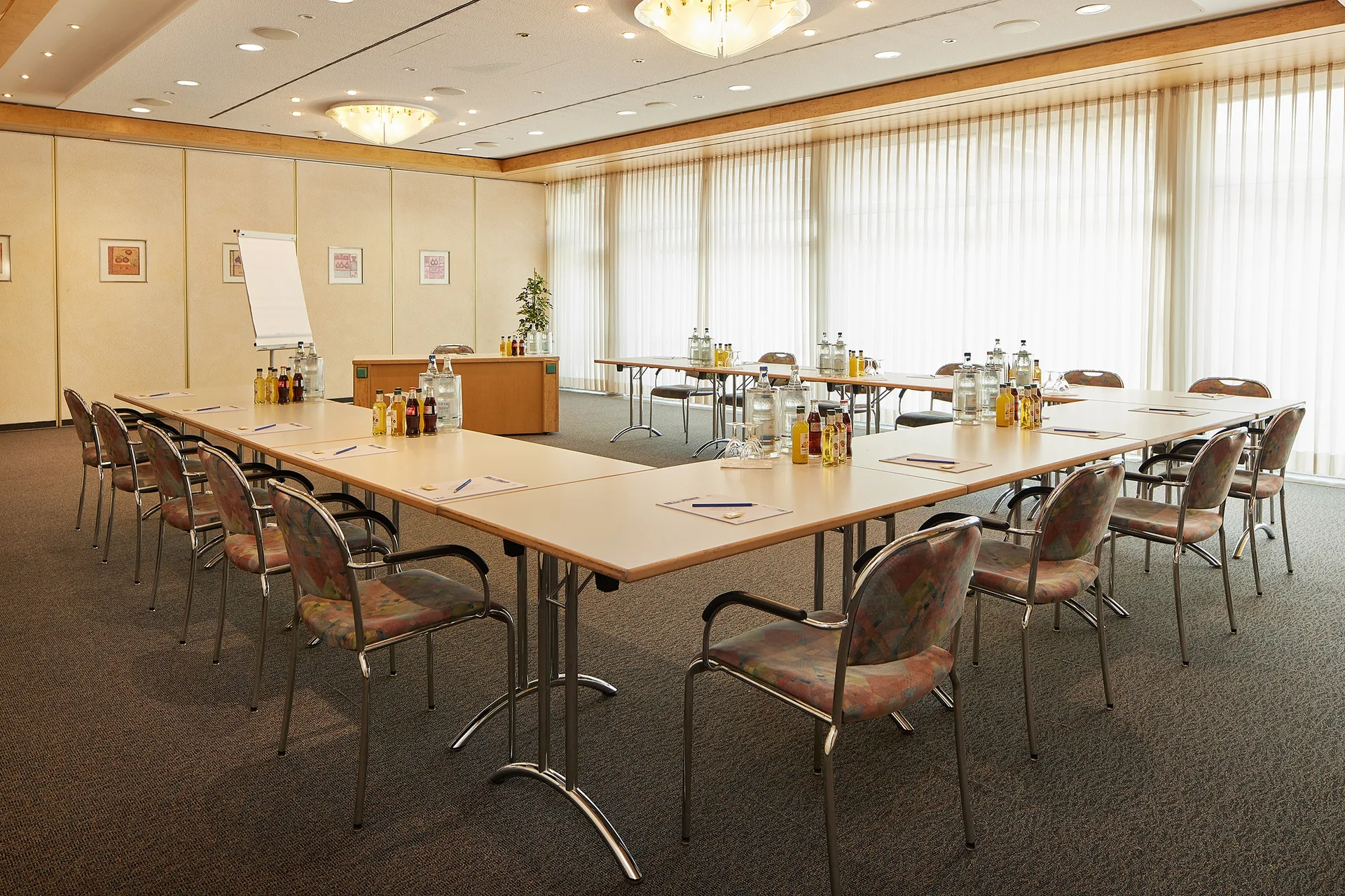 Hotel Zum Schiff - Restaurant — photo 9