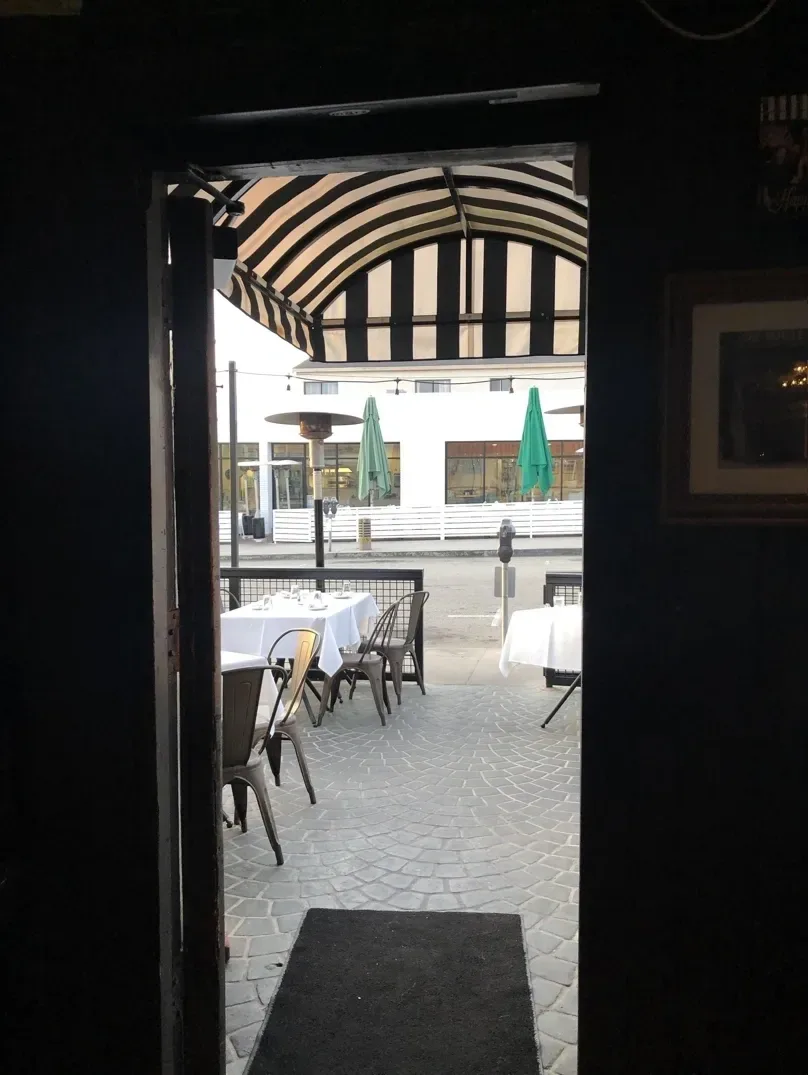 The Bottle Inn Hermosa — photo 8