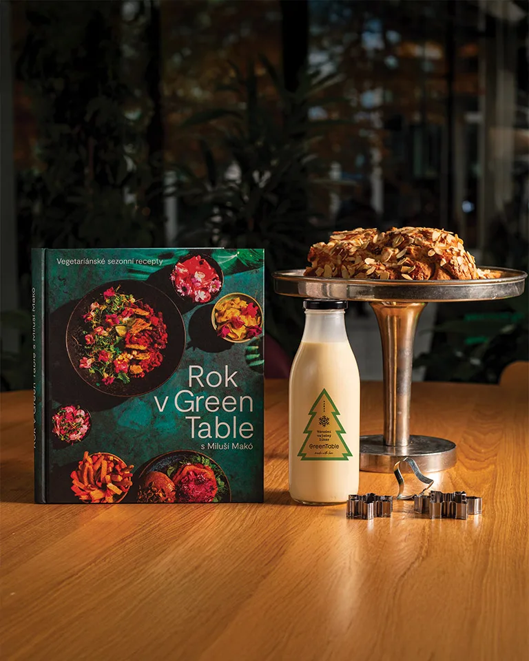 GREEN TABLE — photo 20