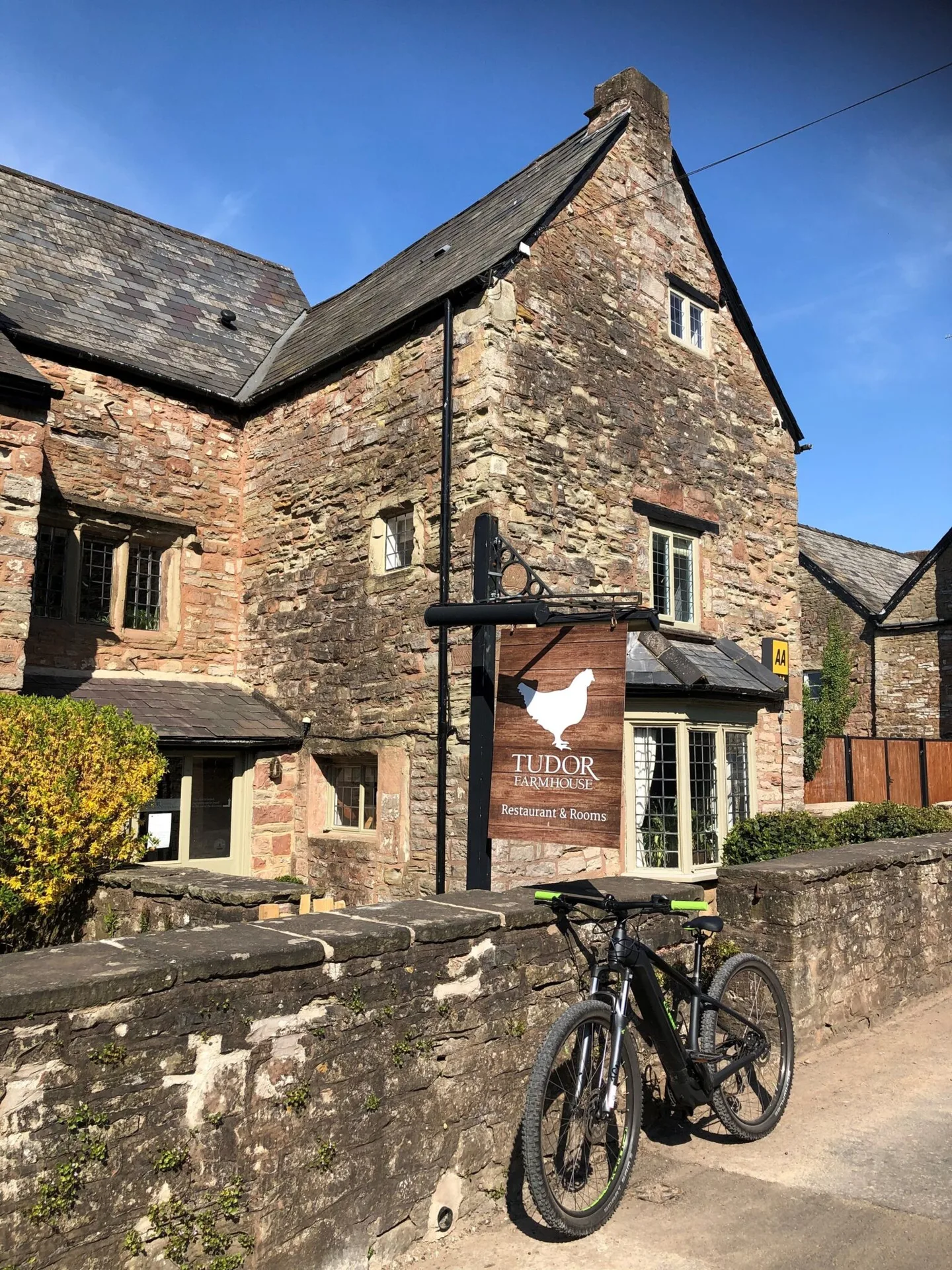 Tudor Farmhouse Hotel & Restaurant — photo 66