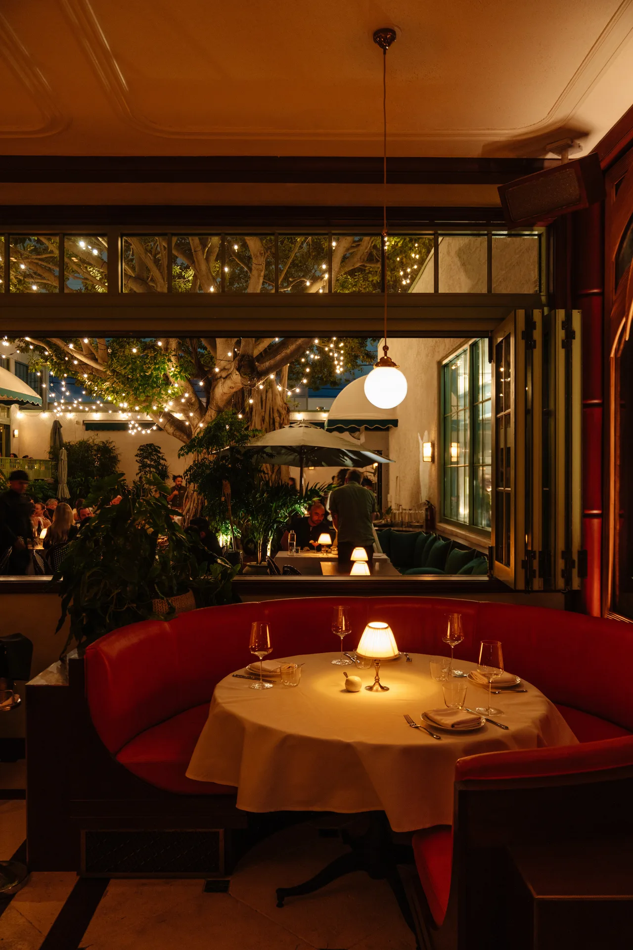 Sunny’s Steakhouse — atmosphere