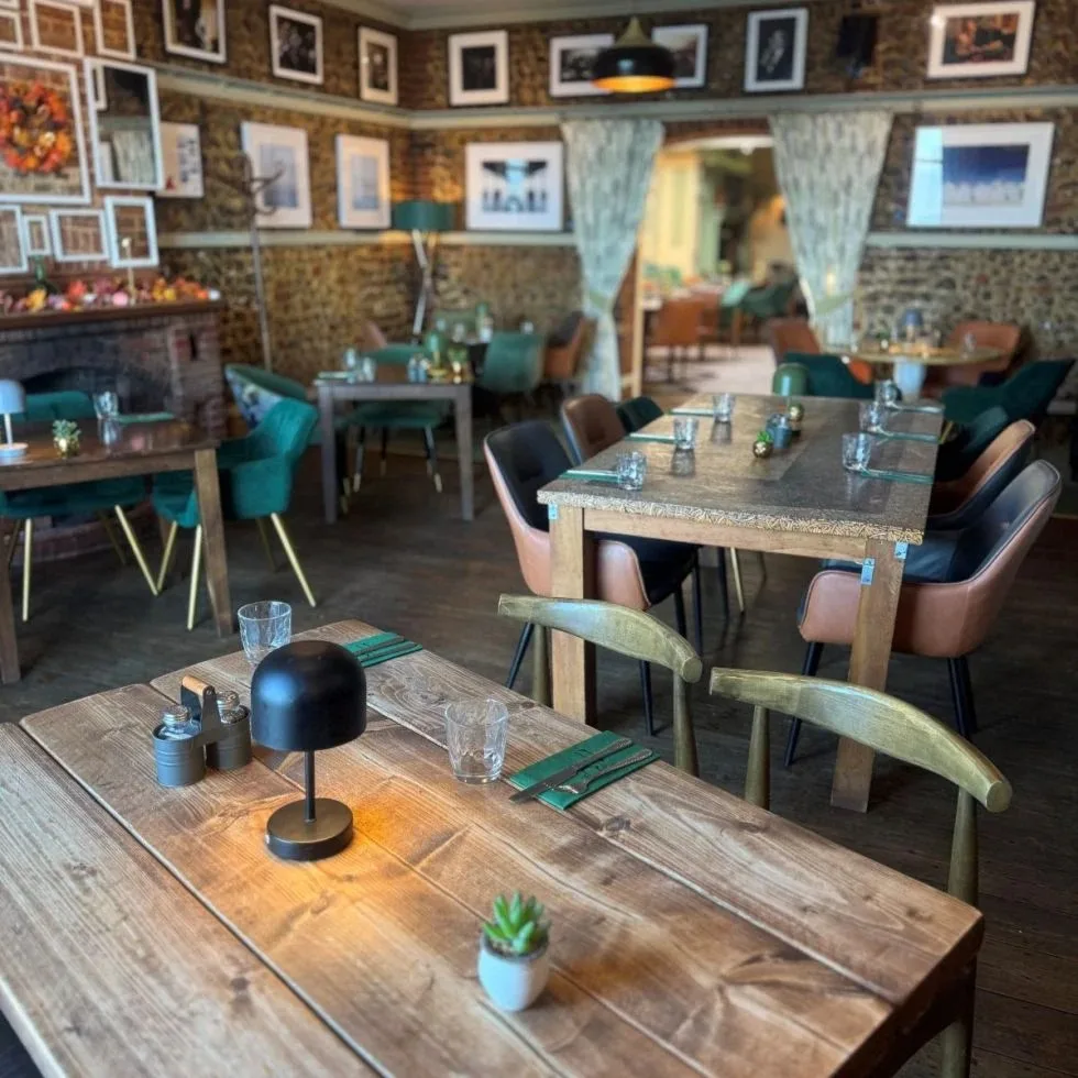 The Red Lion Food and Rooms — photo 20